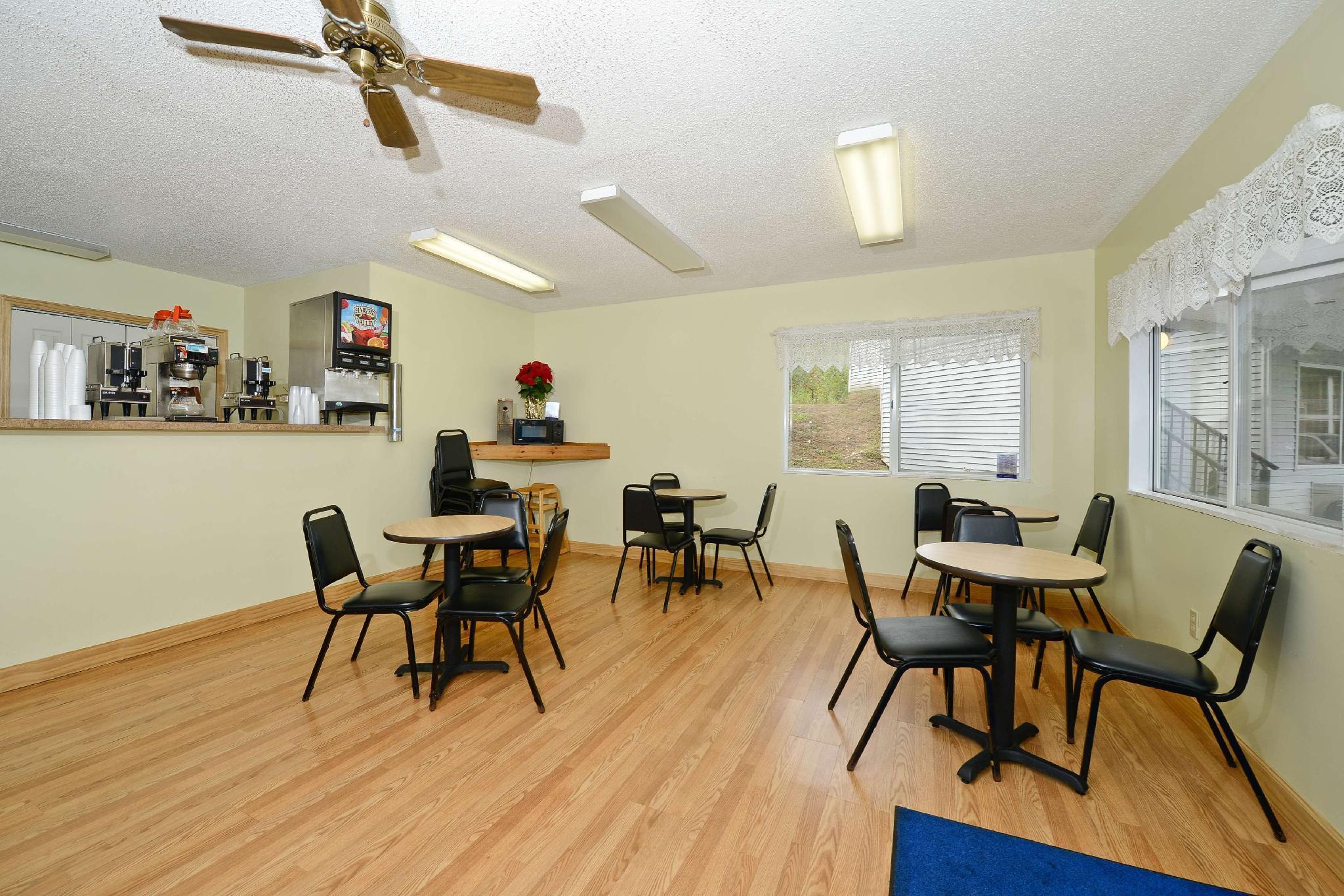 Americas Best Value Inn Saint Ignace Ristorante foto
