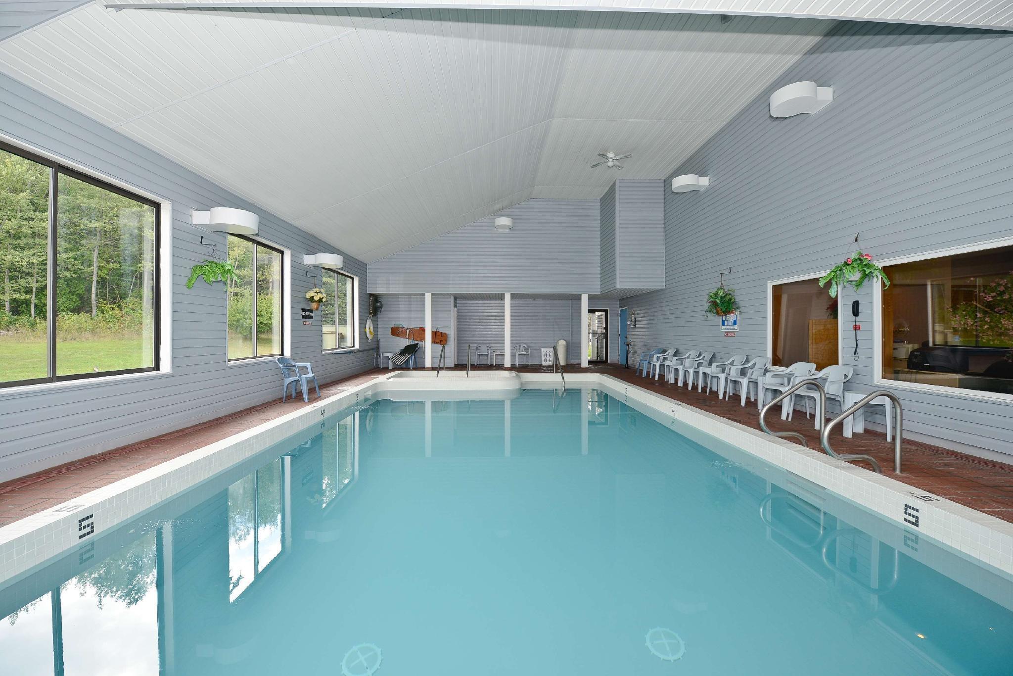 Americas Best Value Inn Saint Ignace Servizi foto