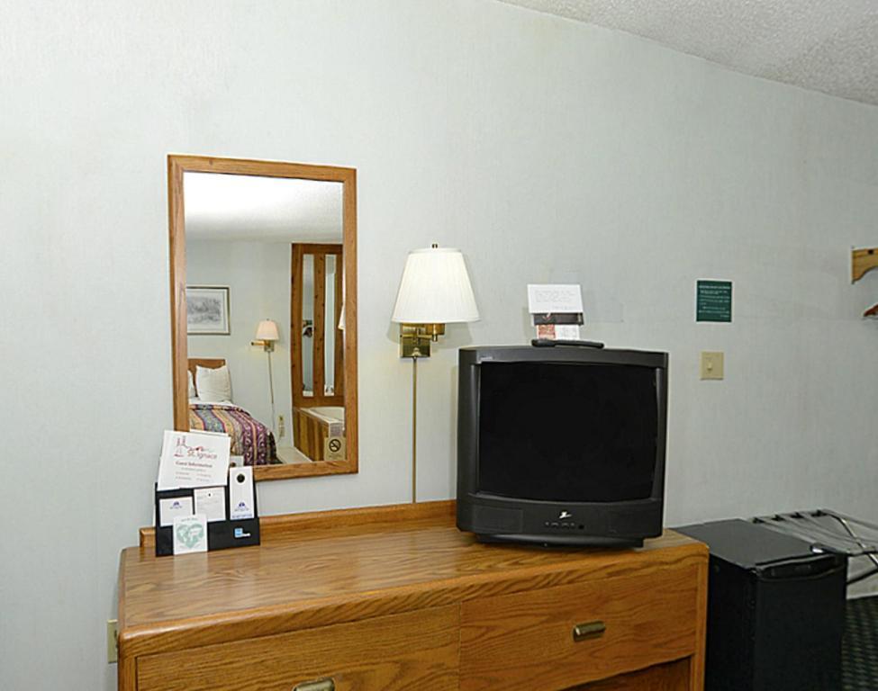 Americas Best Value Inn Saint Ignace Camera foto