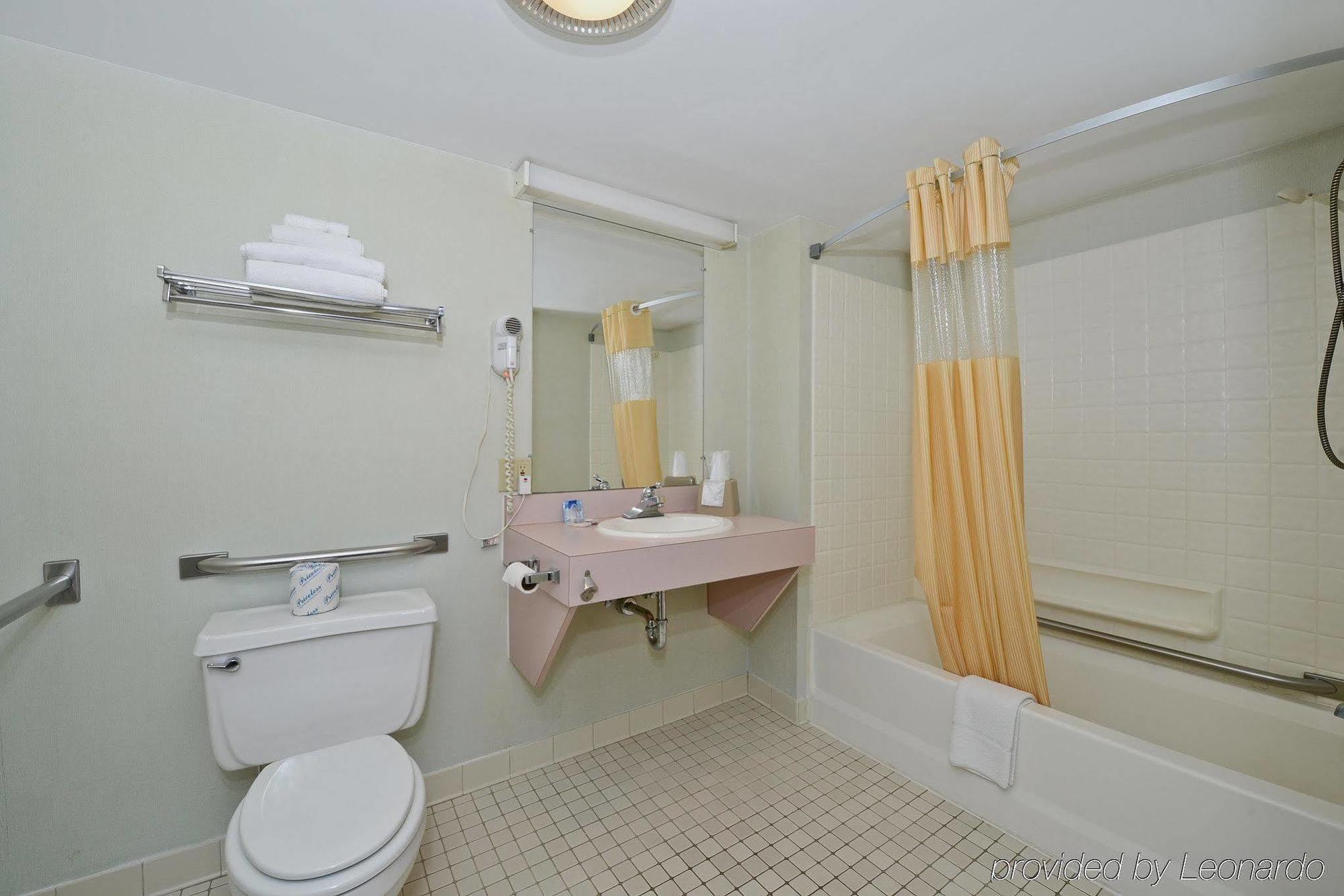 Americas Best Value Inn Saint Ignace Servizi foto